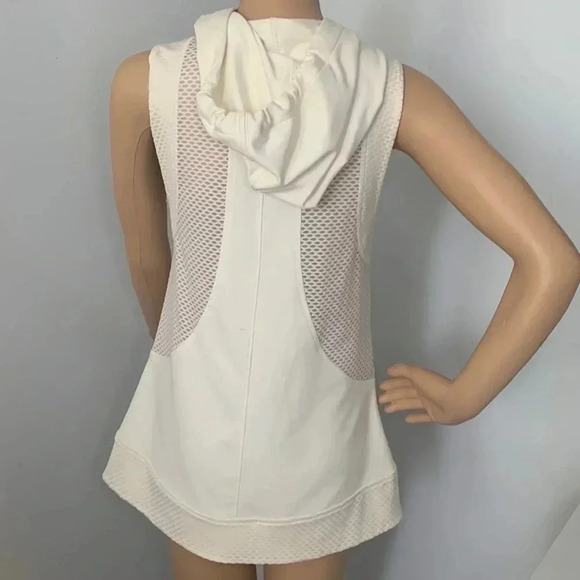 Calia by Carrie Underwood | Effortless Mesh Zip Up Sleeveless Hoodie - Picture 5 of 6